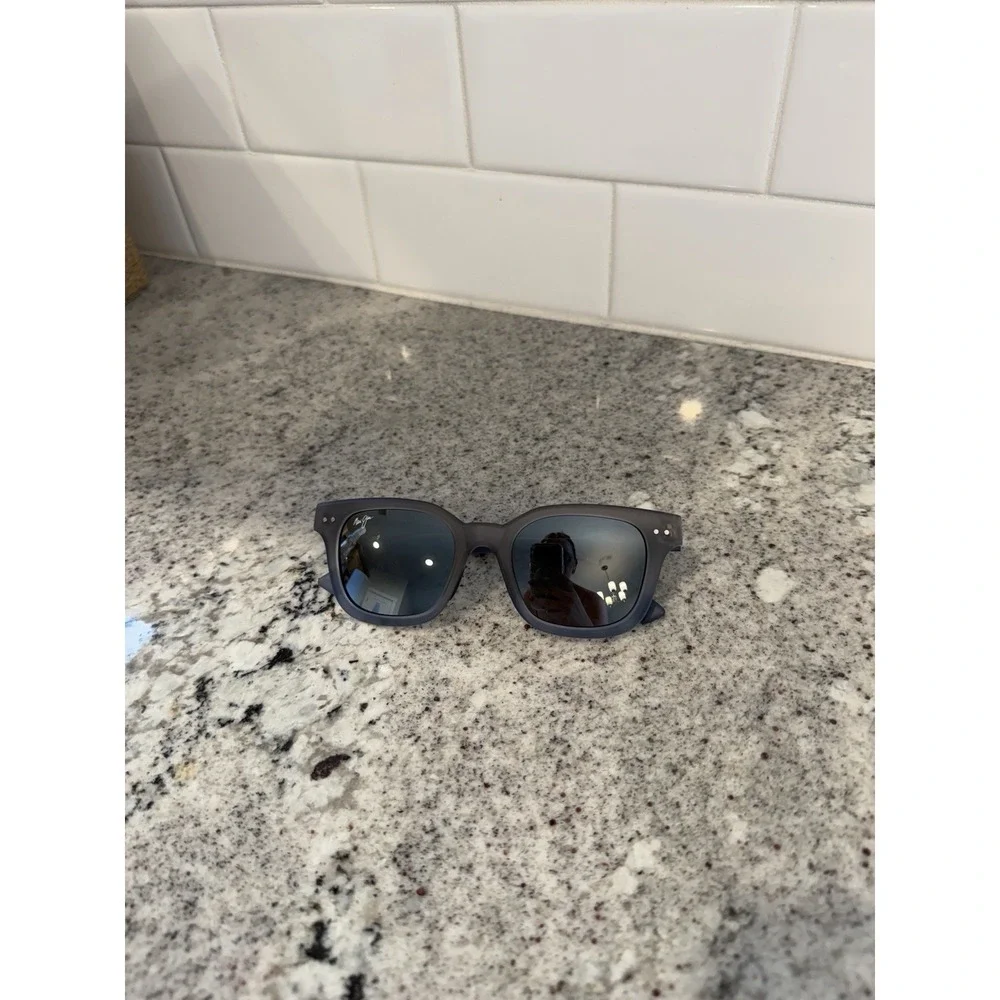 Maui Jim Shore Break NEW Matte Translucent Blue Grey Square Sunglasses MJ822-06M